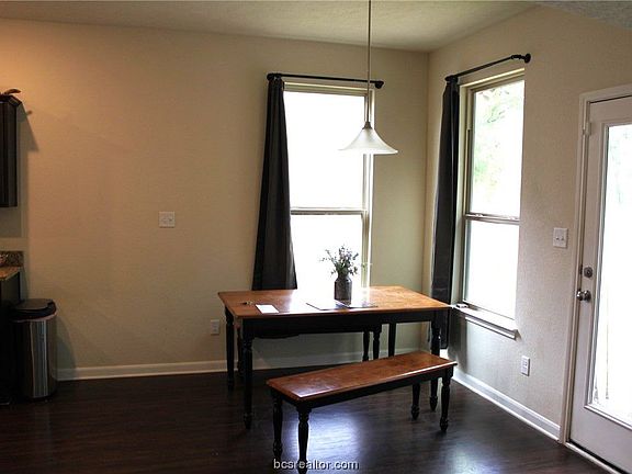 4th image of 2120 Polmont Dr