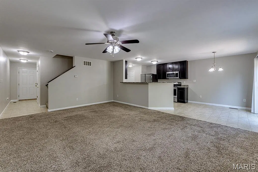 3 bed, 2.5 bath, 1748 sqft, $2,200 — Photo 4