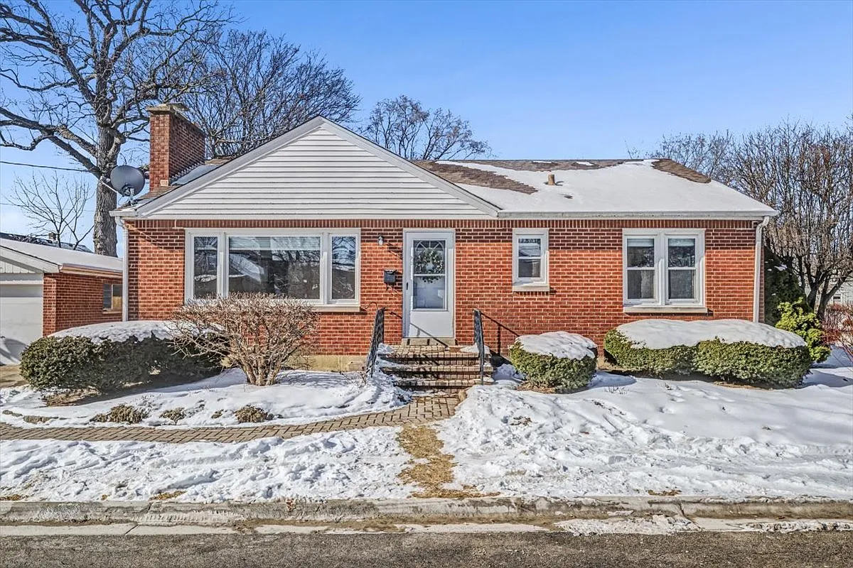 137 Highwood Ave photo 1