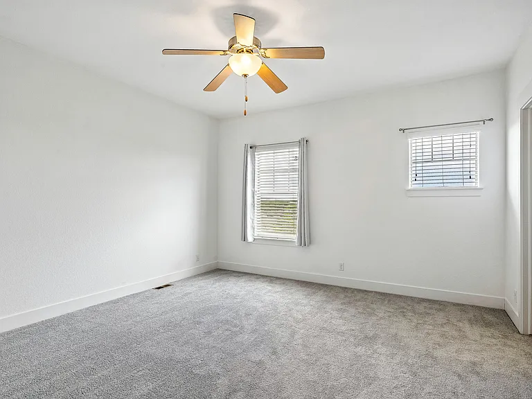 4988 Trenton St — Photo 15