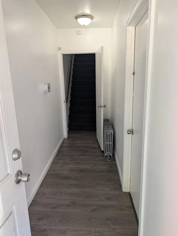 2 bed, 1.0 bath, 1000 sqft, $1,600 — Photo 2