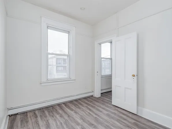 37 Pamrapo Avenue image 5 of 13