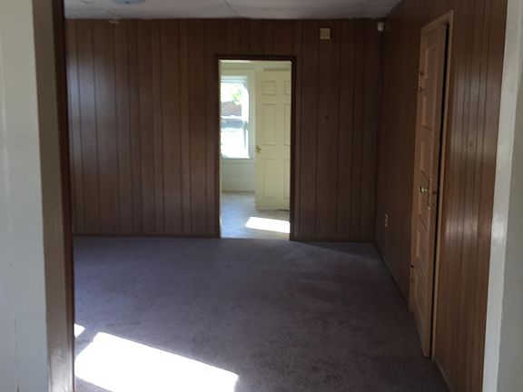 3rd image of 104 S 16th Ave