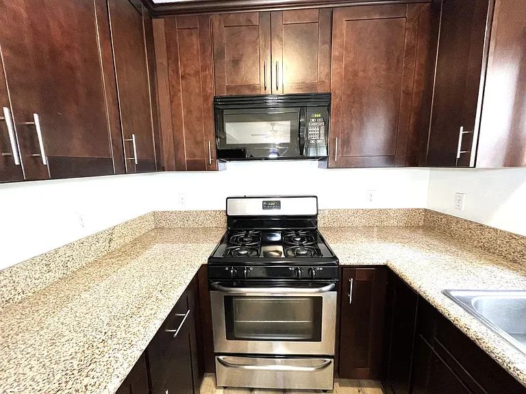 3565 Sepulveda — Photo 4