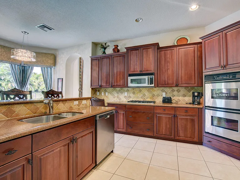 3424 Collonade Dr — Photo 6