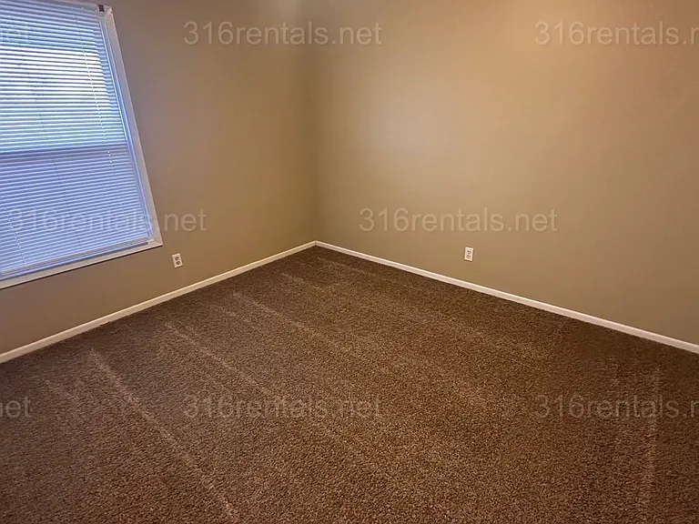 6716 W Par Ln #4 — Photo 5
