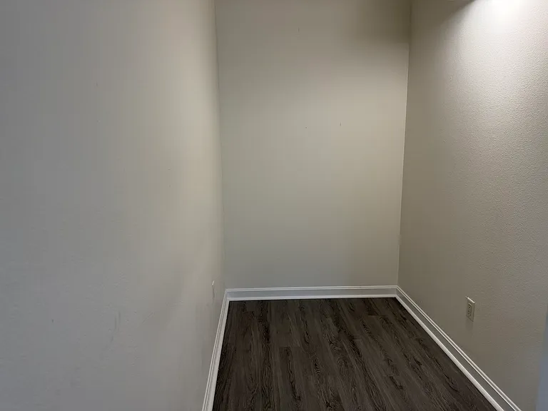 278-282 Derby St #6 — Photo 16