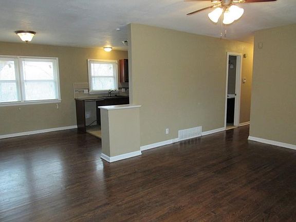 3rd image of 10203 Belmont Ave