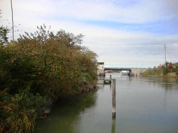 5th image of 124 Gills Neck Road