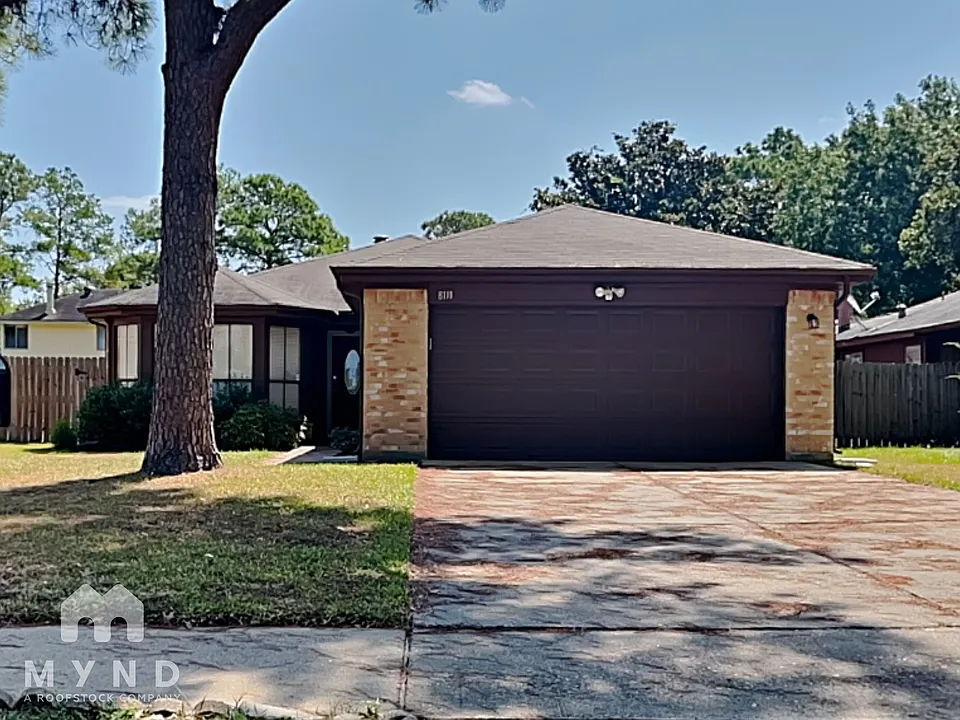8111 Valeta Dr