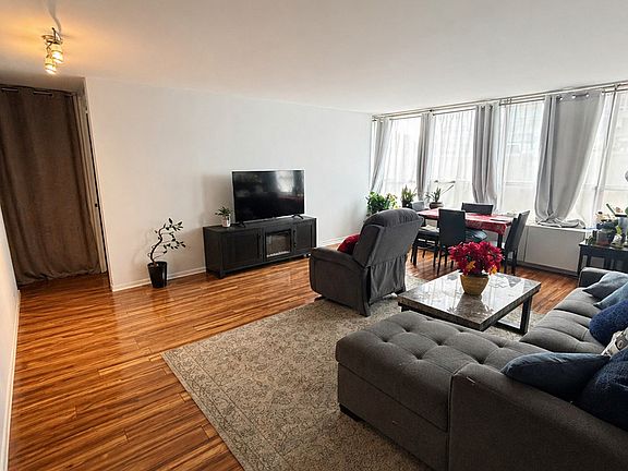 4th image of 4800 S Chicago Beach Dr APT 203S