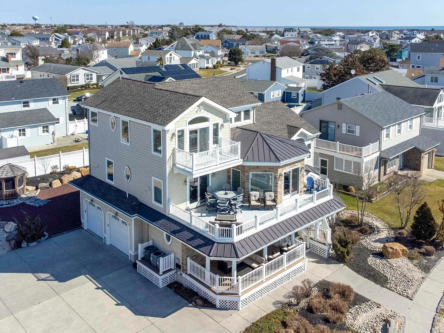 5 bed, 4.5 bath, $7,500 — Photo 2