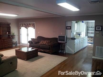 4th image of 276 Chicot Dr