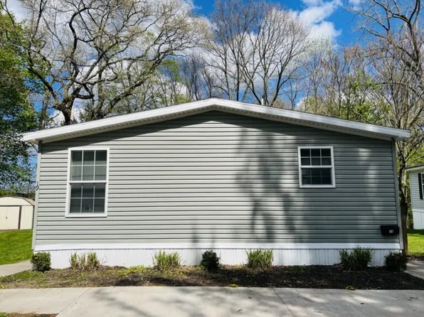19 Spinet Dr Space 19, Rochester, NY 14625