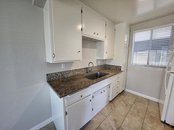 4th image of 1120 E 2nd St #7