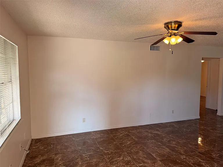 7406 Southgate Ln #A — Photo 3