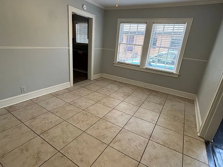 127 E Olive St — Photo 5