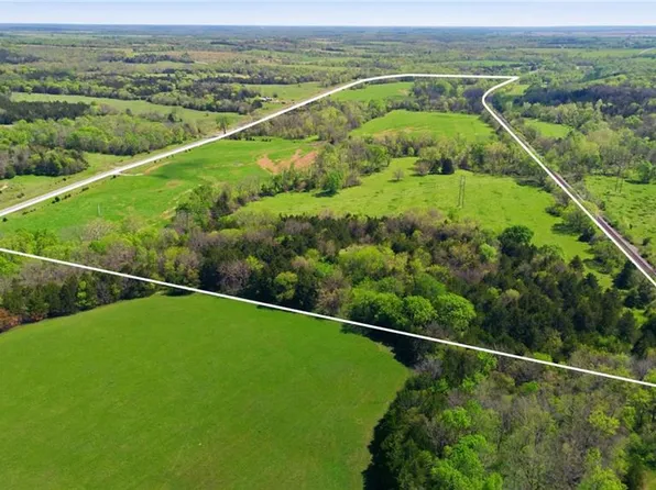 5 County Road 1077, Parker, KS 66072