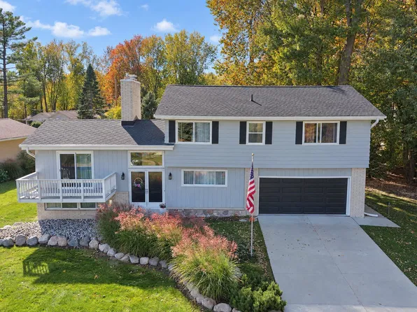 6259 Wildrose Ln, Fort Gratiot, MI 48059