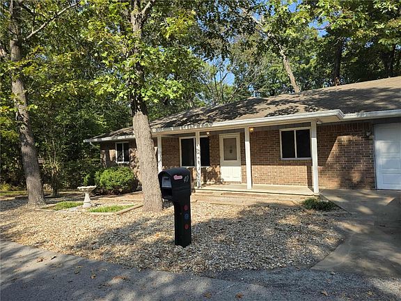 4th image of 40 Dulverton Dr