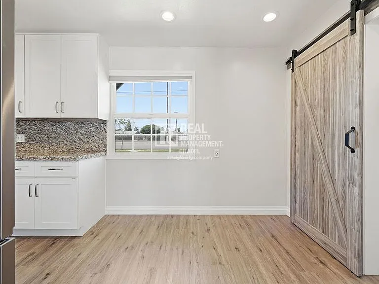 5082 Edinger Ave — Photo 17