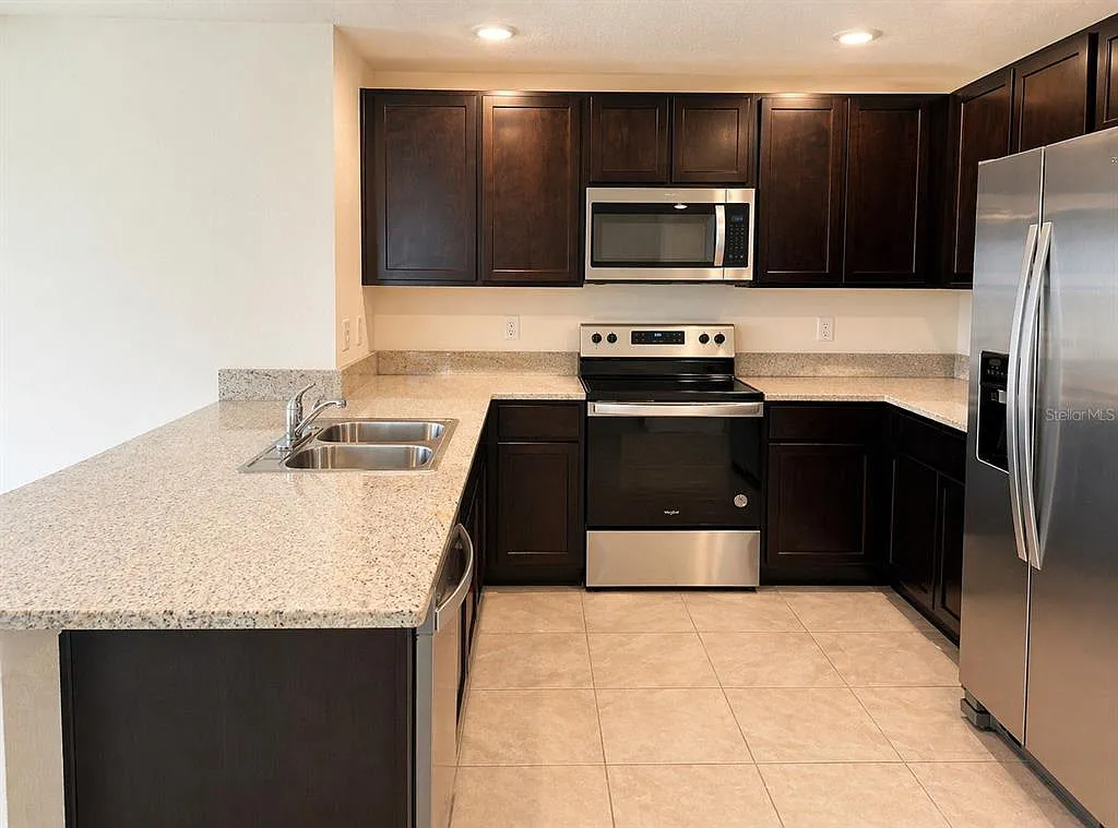 3 bed, 2.0 bath, 1516 sqft, $2,250 — Photo 3