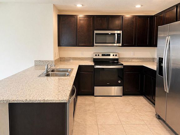 3rd image of 16511 Mosaic Oar Dr