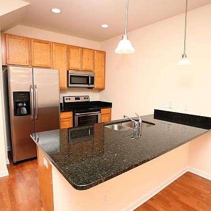 2nd image of 4532 Sabin St