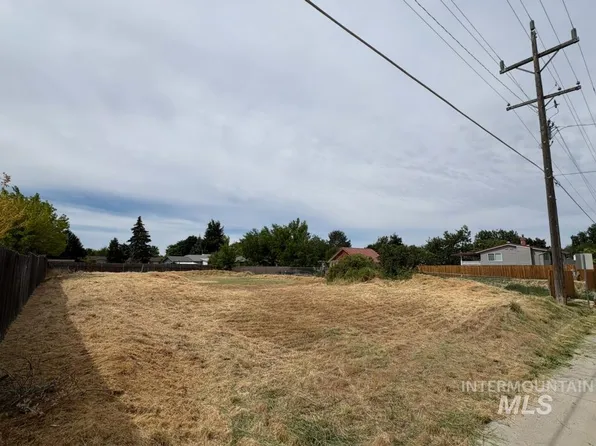 W Logan St, Caldwell, ID 83605