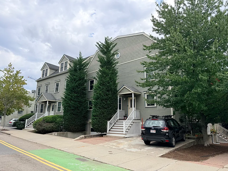 2 Sherman Ct #2