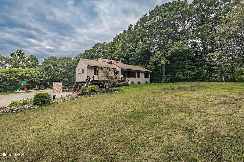 2nd image of 2815 Shaw Road