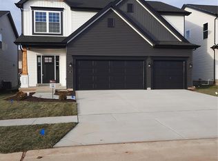 121 Sommerset Ct, Lake Saint Louis, MO 63367
