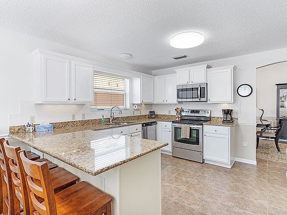3rd image of 1941 Cordero Ct