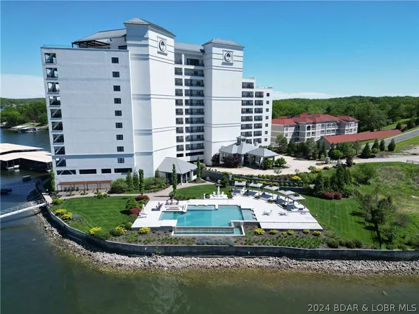 166 Captiva Dr #3B, Sunrise Beach, MO 65079