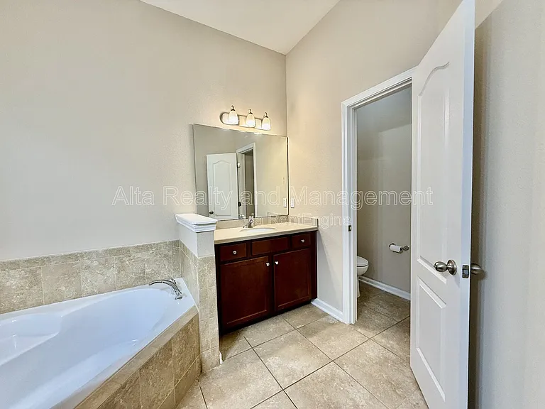 112 Morayshire Ct — Photo 21