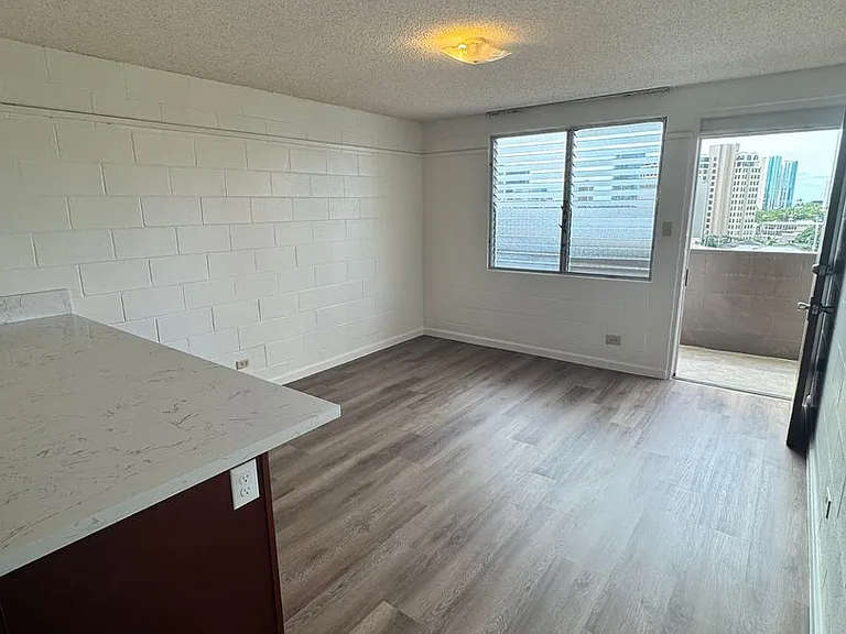 1419 Ernest St — Photo 5