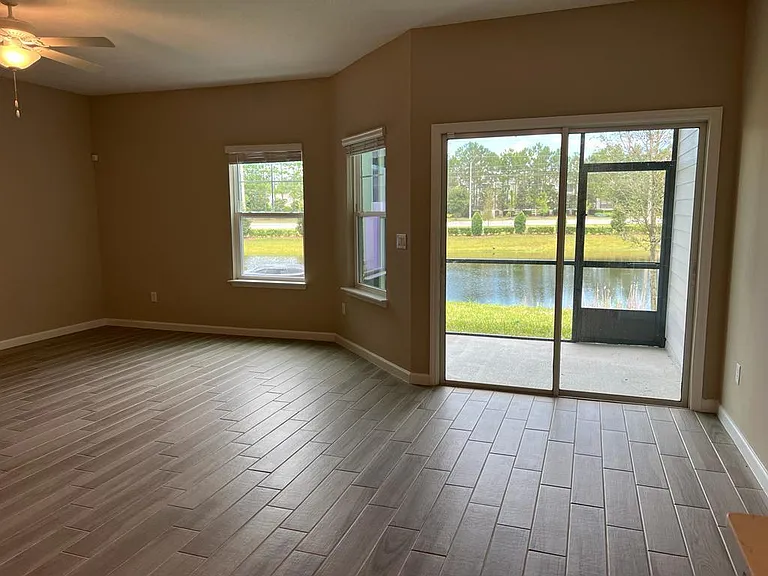 12886 Josslyn Ln — Photo 2