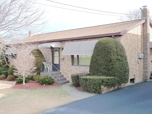 1033 N Locust St, Hazle Township, PA 18202