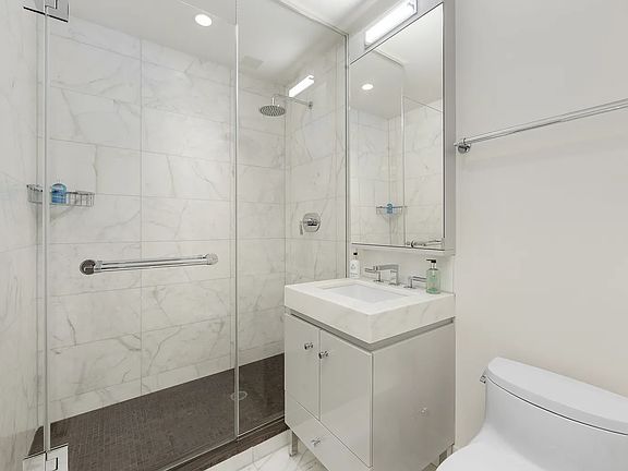 5th image of 460 W 42nd St APT 53L