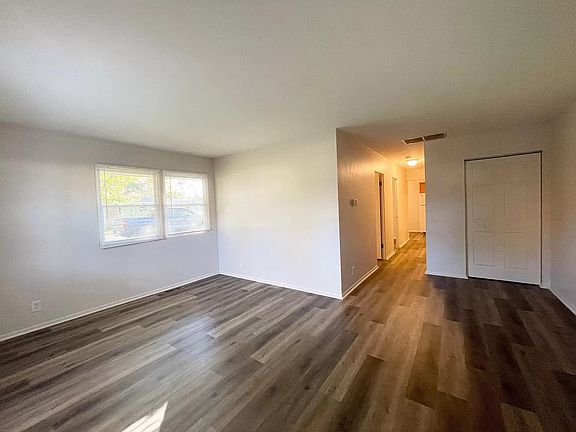 4th image of 1720 Dorchester Ave #1
