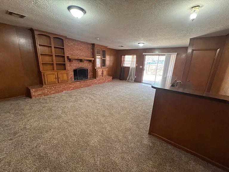 1503 Avondale Dr — Photo 3