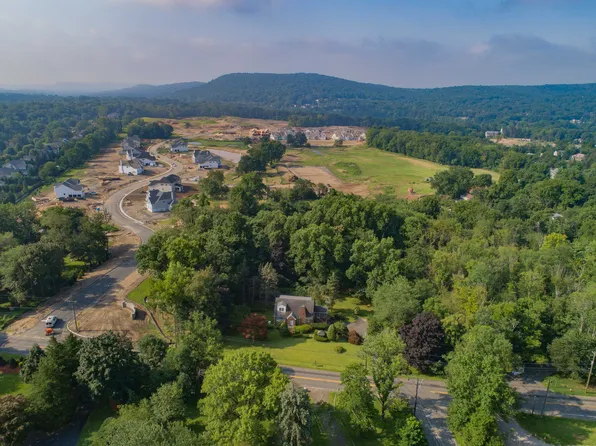 570 Franklin Lake Rd, Franklin Lakes, NJ 07417