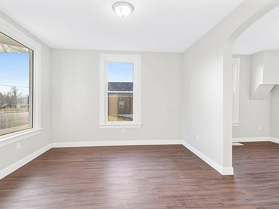 3rd image of 14534 Main St #21