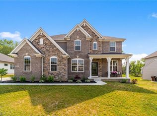 9711 Prell Dr, Broadview Heights, OH 44147