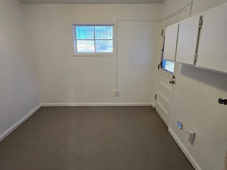 825 Monroe St NE — Photo 10