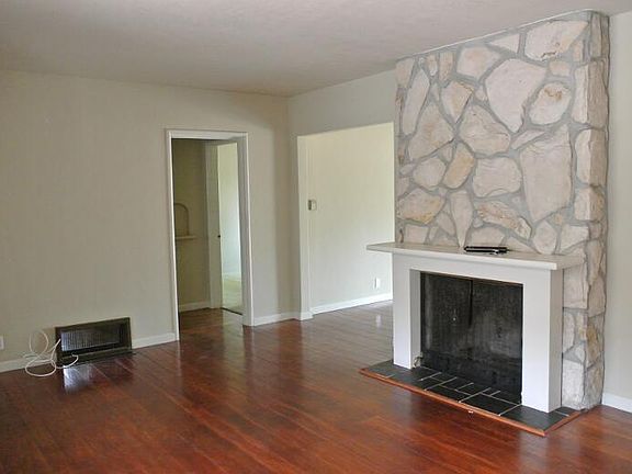4th image of 536 Borel Ave