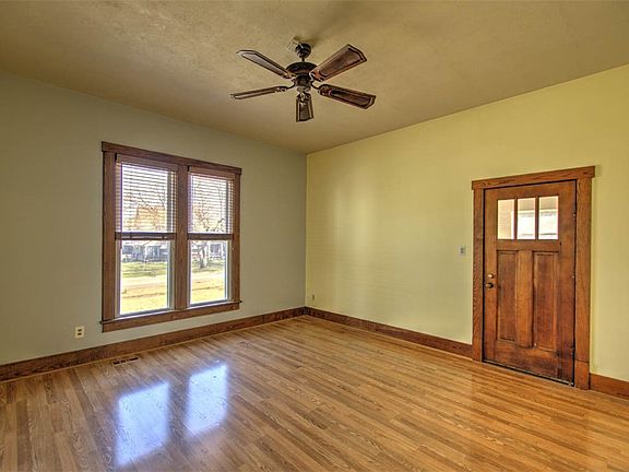 4th image of 1437 W Main St