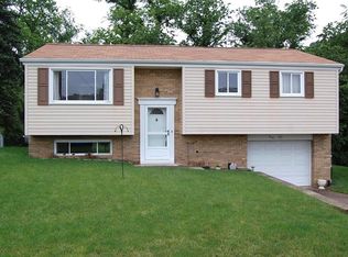 210 Vermillion Dr, Pittsburgh, PA