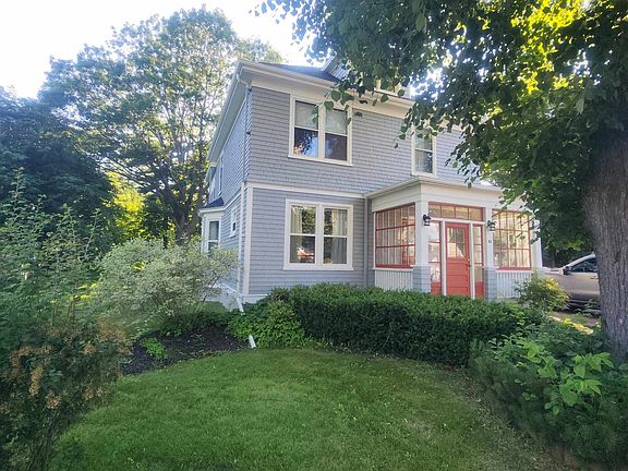 2nd image of 43 Ambrose St