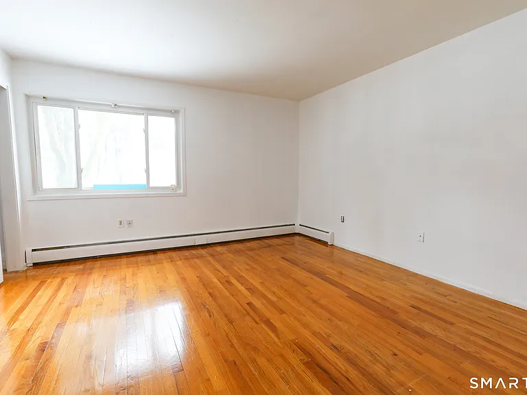 1 Camelot Dr #2 — Photo 19